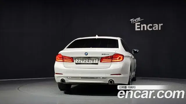 BMW 5 Series 2019 — Фото 4/20