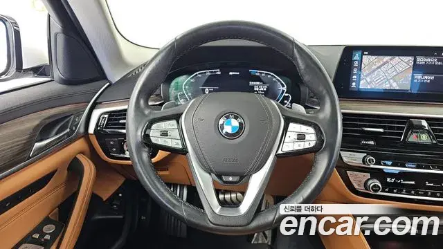 BMW 5 Series 2019 — Фото 13/20