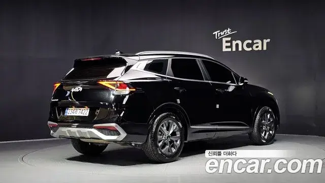 Kia Sportage 2021 — Фото 2/20