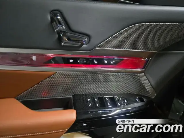 BMW 7 Series 2025 — Фото 17/20