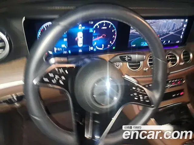 Mercedes-Benz E-Class 2022 — Фото 17/20