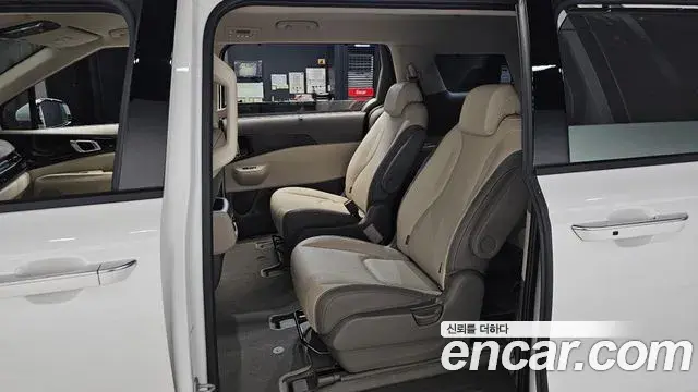 Kia Carnival 2025 — ფოტო 32/37