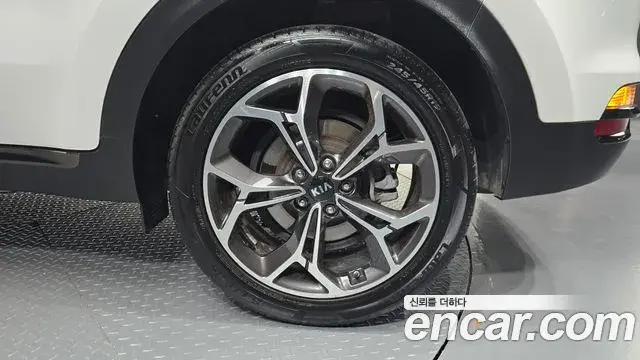 Kia Sportage The Bold 2019 — Şəkil 16/33