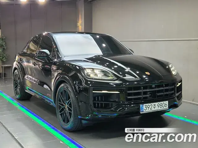 Porsche Cayenne 2025 — Фото 1/20