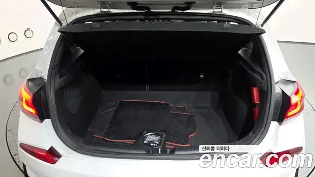 Hyundai i30 2019 — Фото 16/20