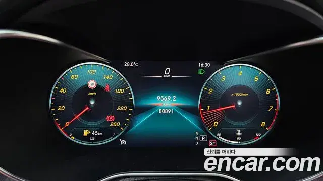 Mercedes-Benz C-Class 2019 — Фото 8/20
