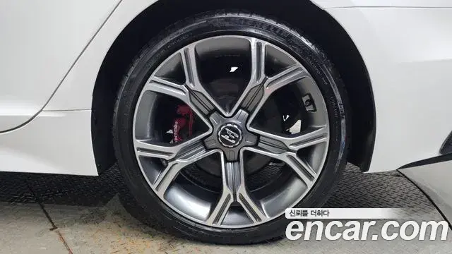 Kia Stinger 2019 — Photo 25/32
