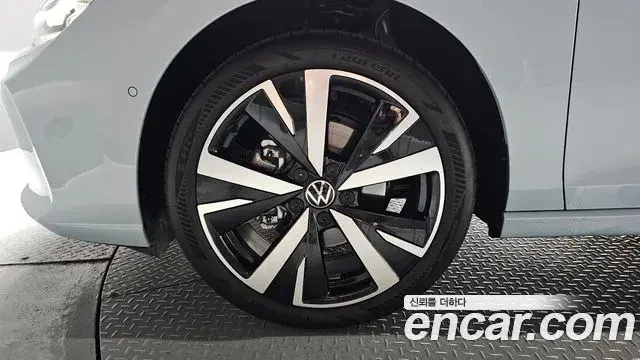 Volkswagen Golf 2026 — Photo 16/38
