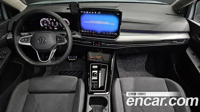 Volkswagen Golf 2026 — Photo 34/38