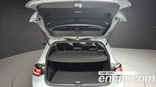 Volkswagen Golf 2026 — Photo 9/38