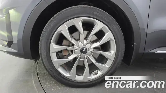Kia Sorento 2022 — Фото 5/20