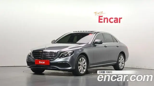 Mercedes-Benz E-Class 2020 — Фото 1/20