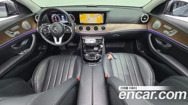 Mercedes-Benz E-Class 2020 — Фото 7/20