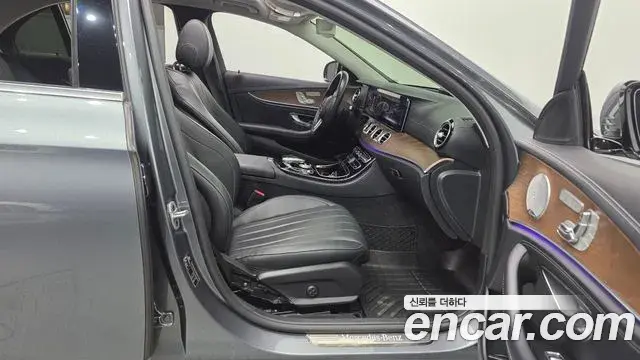 Mercedes-Benz E-Class 2020 — Фото 11/20