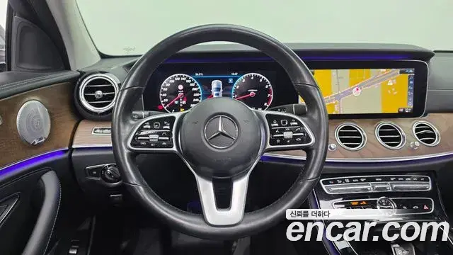 Mercedes-Benz E-Class 2020 — Фото 14/20