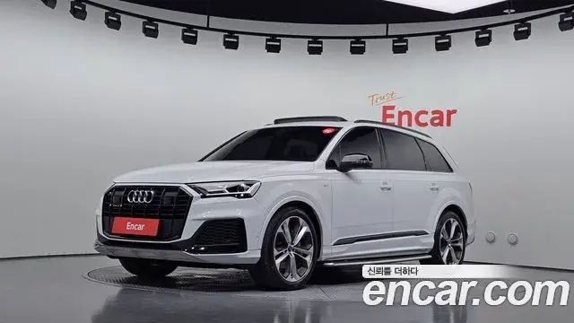 Audi Q7 2022 — Фото 1/20