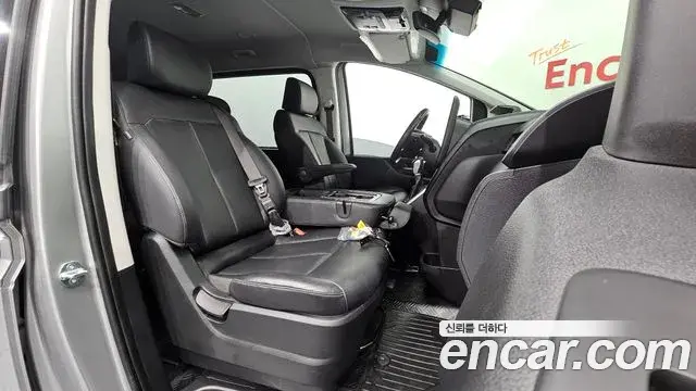 Hyundai Staria 2025 — Фото 12/20