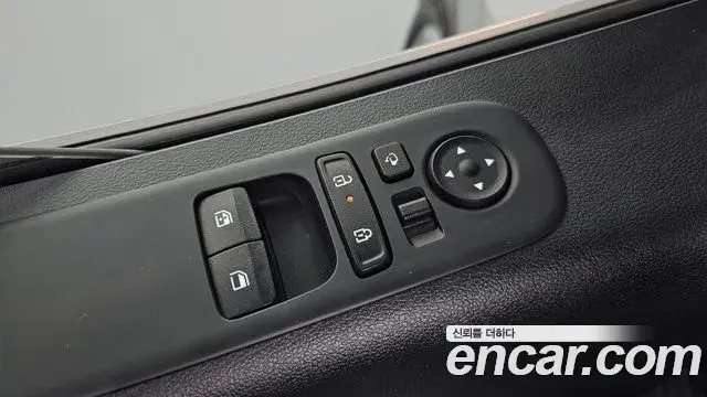 Hyundai Staria 2025 — Фото 14/20