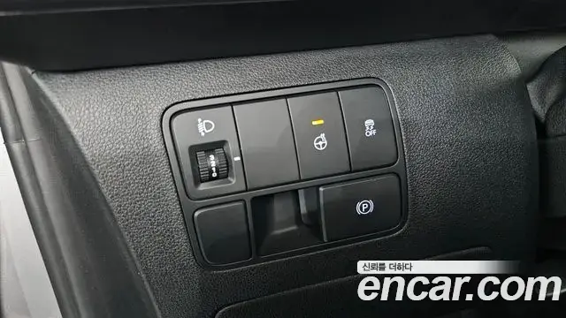 Hyundai Staria 2025 — Фото 15/20