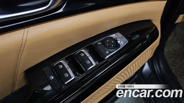 Kia Carnival 2021 — Фото 17/20