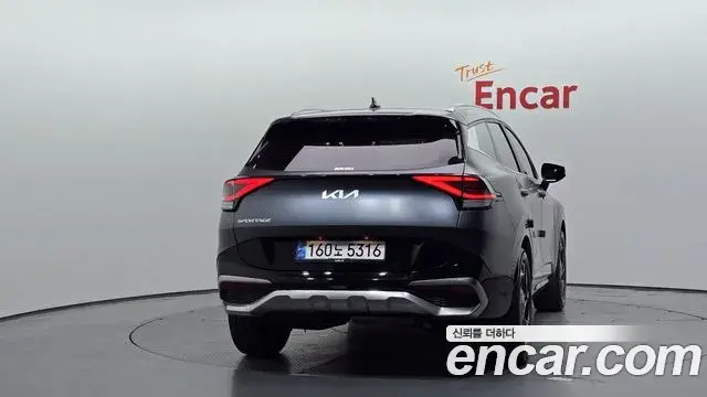 Kia Sportage 2021 — Фото 4/20