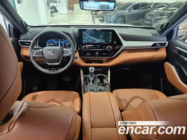 Toyota Highlander 2025 — Şəkil 18/20