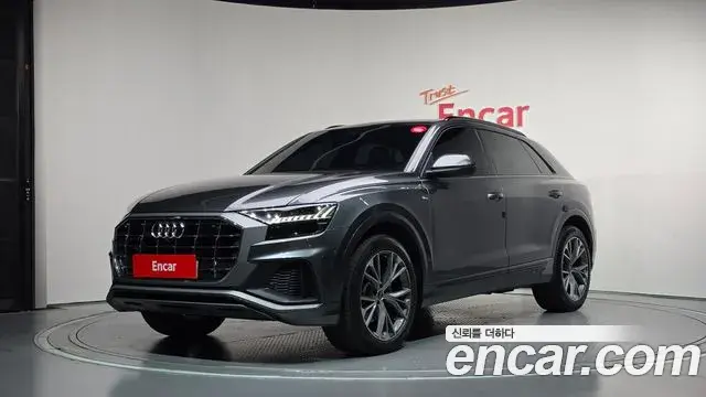 Audi Q7 2021 — Фото 1/20