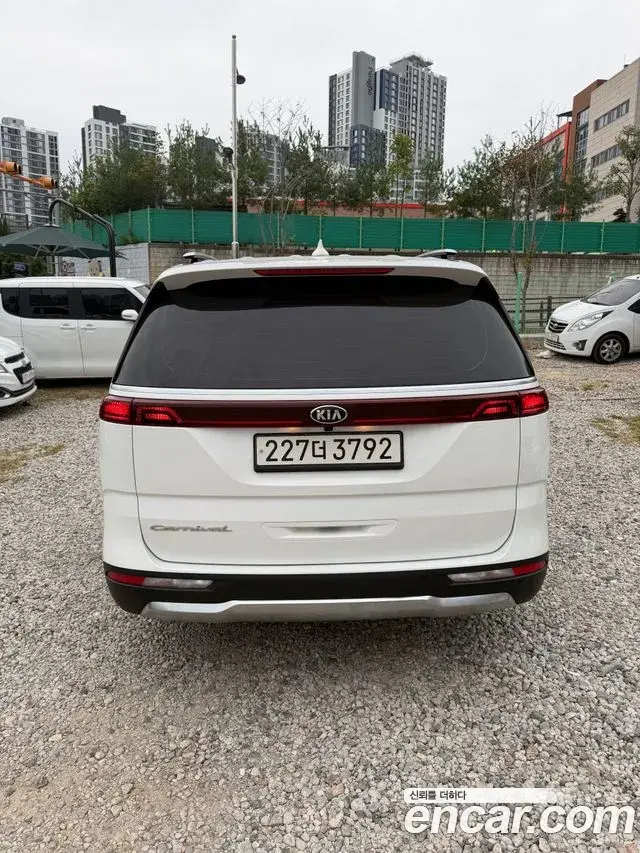 Kia Carnival 2021 — Şəkil 1/20
