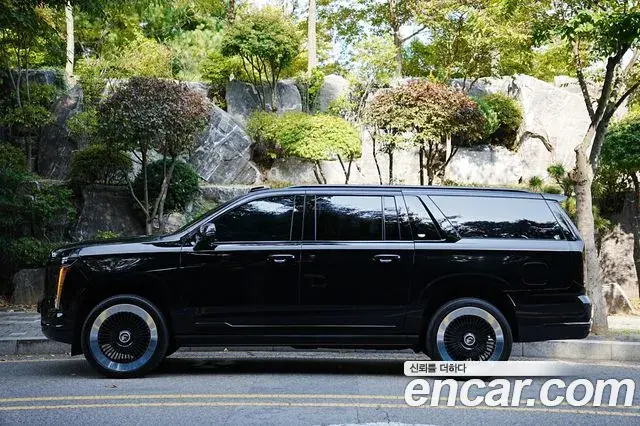 Cadillac Escalade 2025 — Photo 16/20