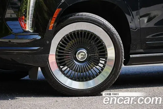Cadillac Escalade 2025 — Photo 17/20
