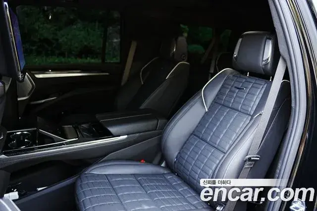 Cadillac Escalade 2025 — Photo 19/20