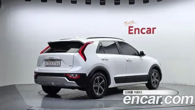 Kia Niro 2022 — Фото 2/20