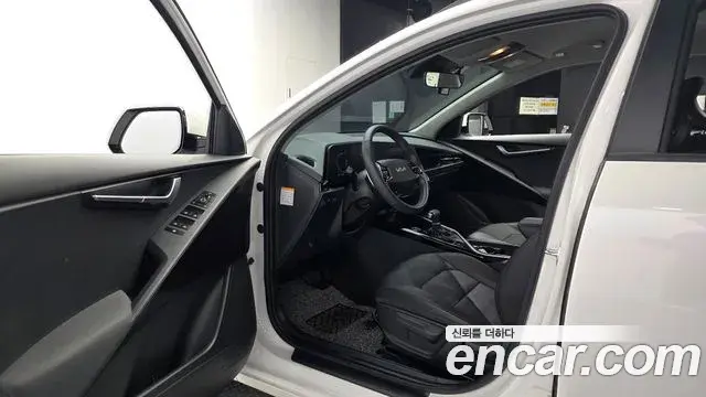 Kia Niro 2022 — Фото 10/20