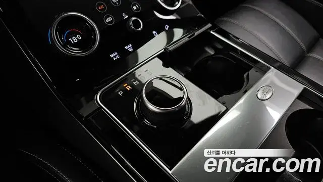 Land Rover Range Rover Velar 2019 — Şəkil 7/33