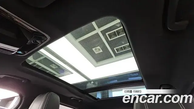 Land Rover Range Rover Velar 2019 — Şəkil 10/33