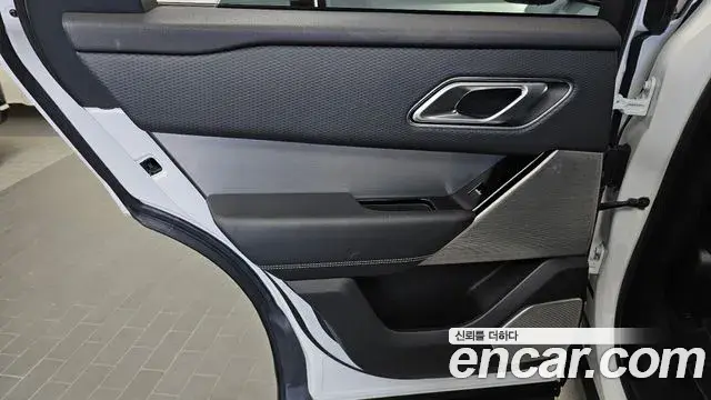 Land Rover Range Rover Velar 2019 — Şəkil 13/33