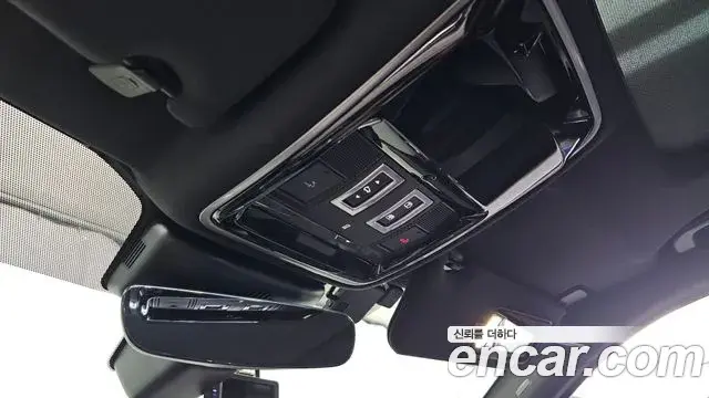 Land Rover Range Rover Velar 2019 — Şəkil 21/33