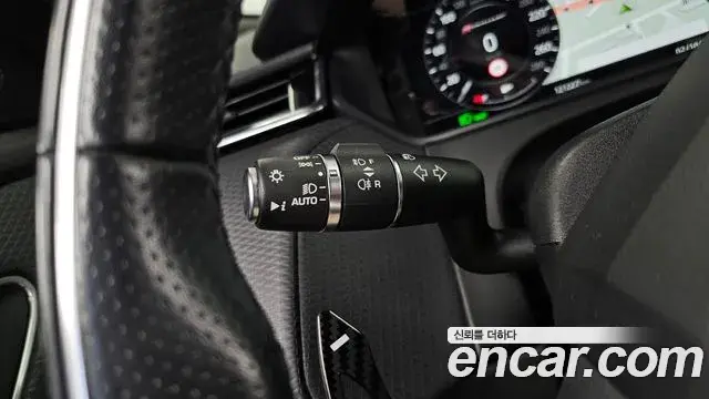Land Rover Range Rover Velar 2019 — Şəkil 5/33