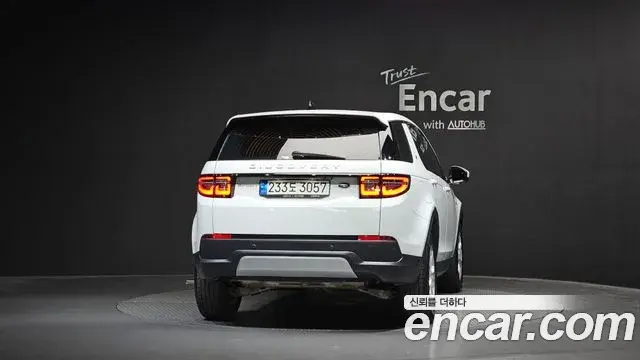 Land Rover Discovery Sport 2021 — Фото 4/20