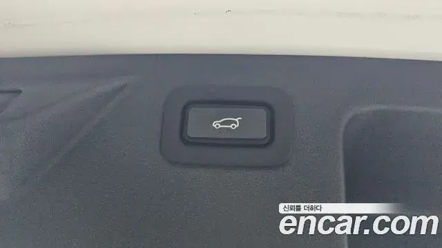 Land Rover Discovery Sport 2021 — Фото 19/20