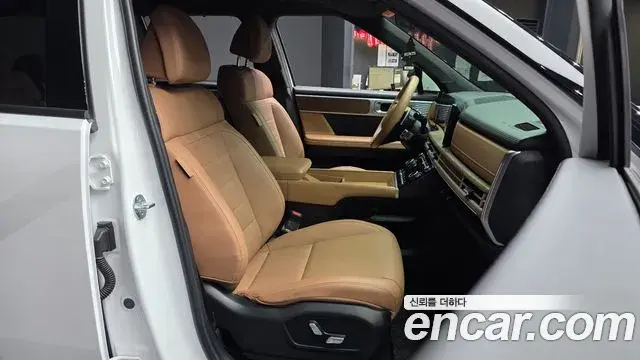 Hyundai Santa Fe 2023 — ფოტო 11/20