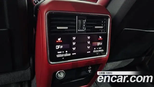 Porsche Cayenne 2023 — Фото 19/20