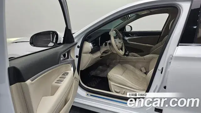 Genesis G70 2022 — ფოტო 11/30
