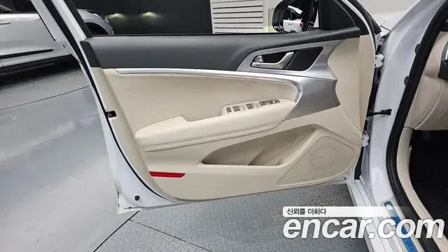 Genesis G70 2022 — ფოტო 30/30
