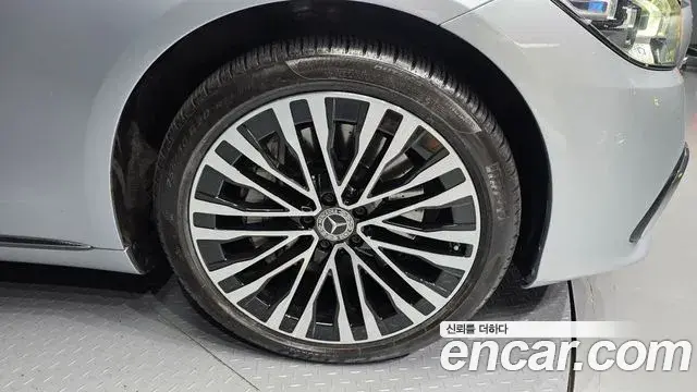 Mercedes-Benz S-Class 2021 — Photo 33/34