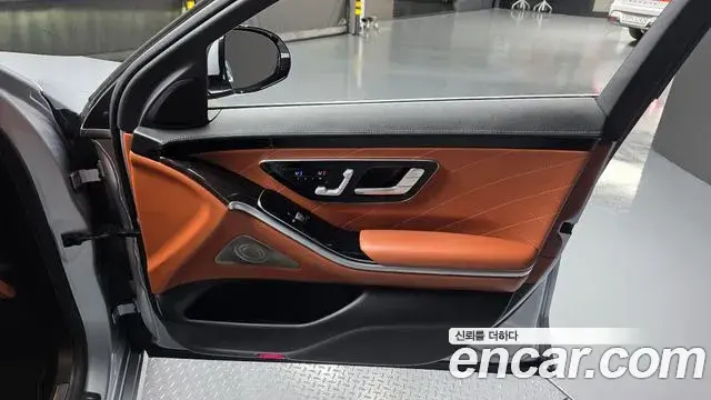 Mercedes-Benz S-Class 2021 — Photo 20/34