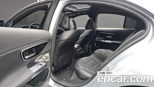 Mercedes-Benz E-Class 2024 — Фото 12/20