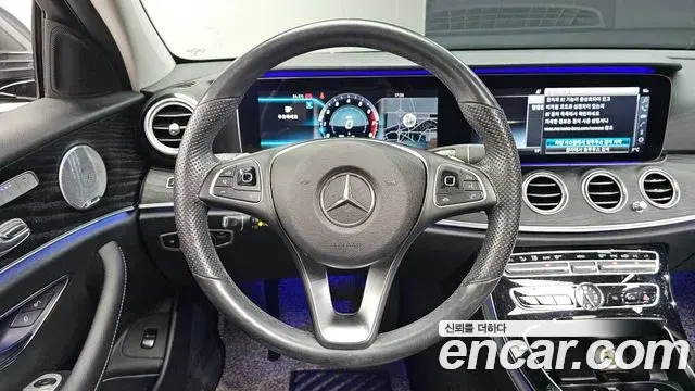 Mercedes-Benz E-Class 2018 — Фото 13/20