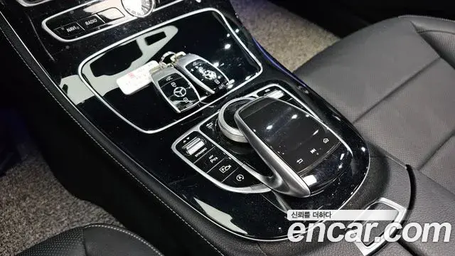 Mercedes-Benz E-Class 2018 — Фото 17/20