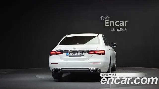 Mercedes-Benz E-Class 2021 — Фото 4/20